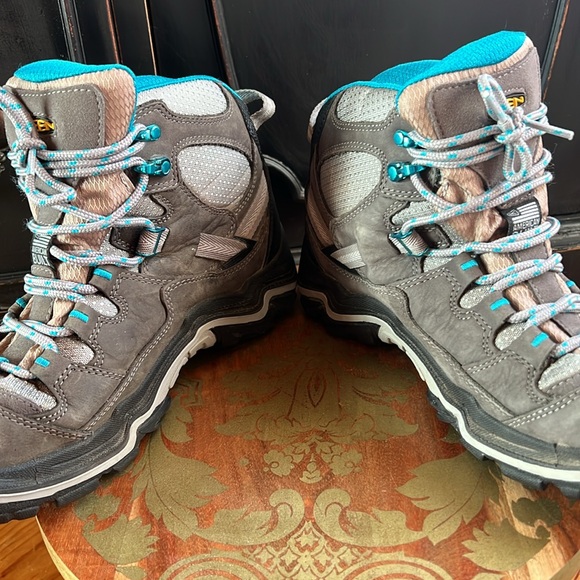 NWOT Keen Mid WP Hiking Boots Shoes Womens size L9 R9.5  🥳 Host Pick 🥳 - Picture 14 of 16